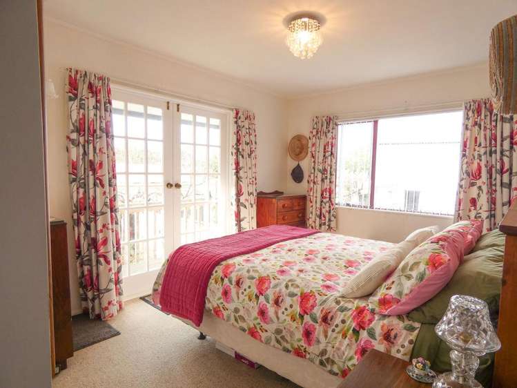 5 Te Whena Street Otaki Beach_8