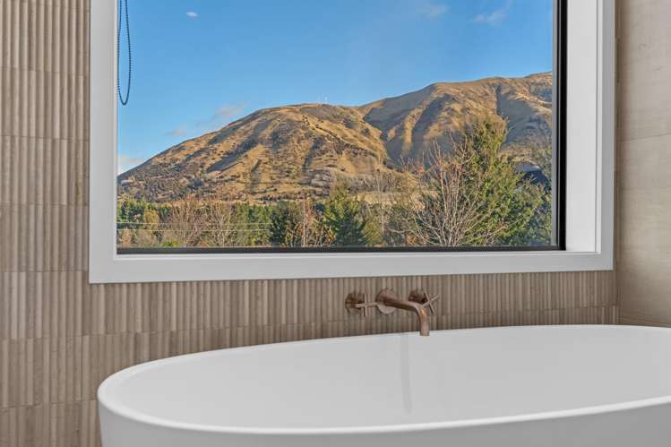 71 West Meadows Drive Wanaka_13