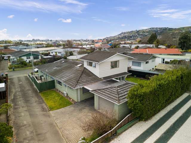2/20 Cobham Crescent Stoke_2