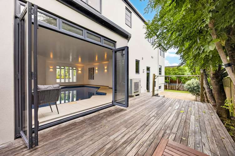 9a Scarboro Terrace Murrays Bay_13