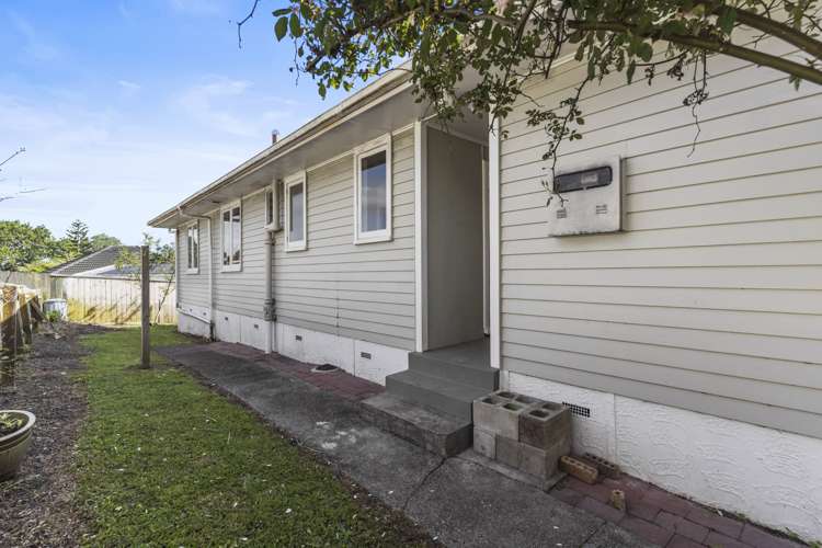 1/17 Fairclough Road Beach Haven_17