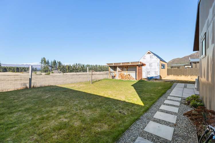 145 Burdon Loop Lake Hawea_13