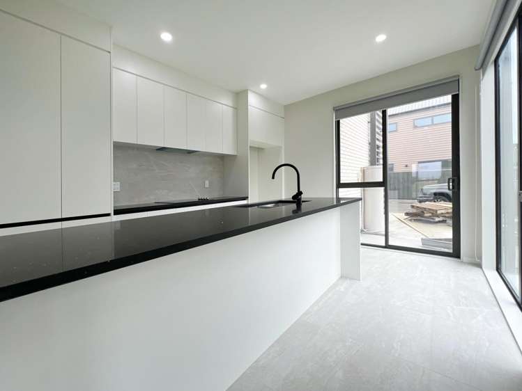 16 Yellow Pear Lane 1694_5