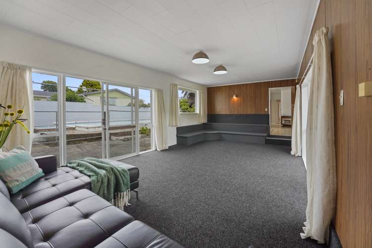 21 Hall Grove Ebdentown_11