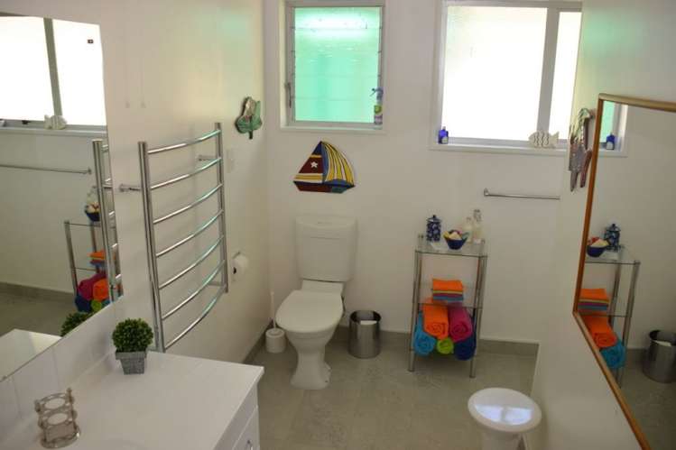 9 Newton Place Akaroa_12