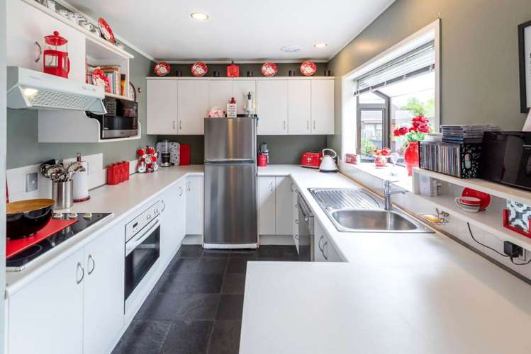 12 Orinda Close Botany Downs_5