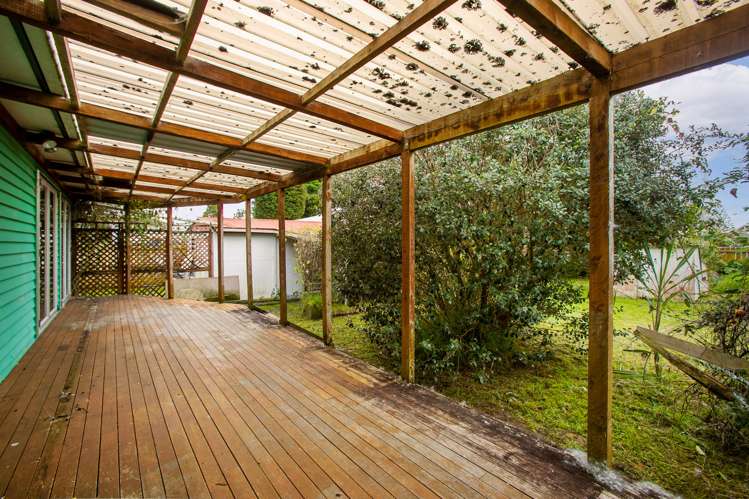 86 Point England Road Point England_17