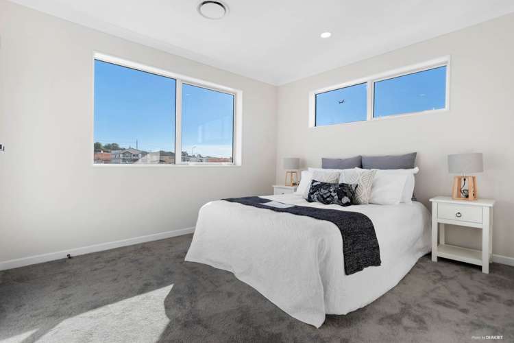 6 Bushfield Drive Flat Bush_11