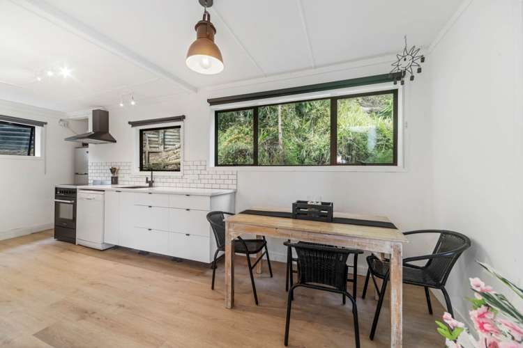 11 Te Papa Road Kawakawa Bay_6