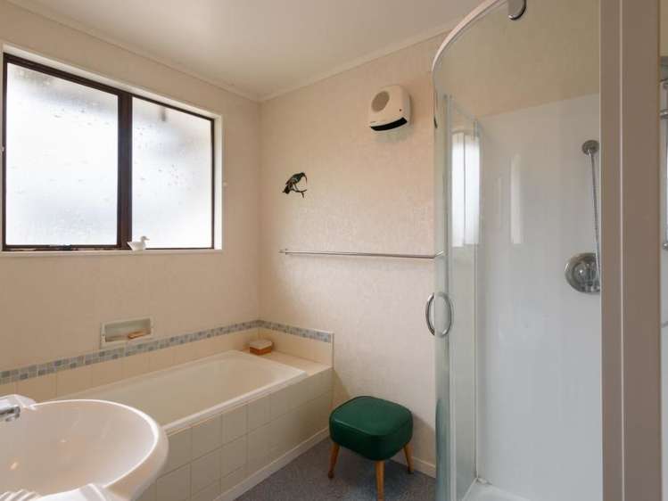 16 Paddington Grove Karori_10