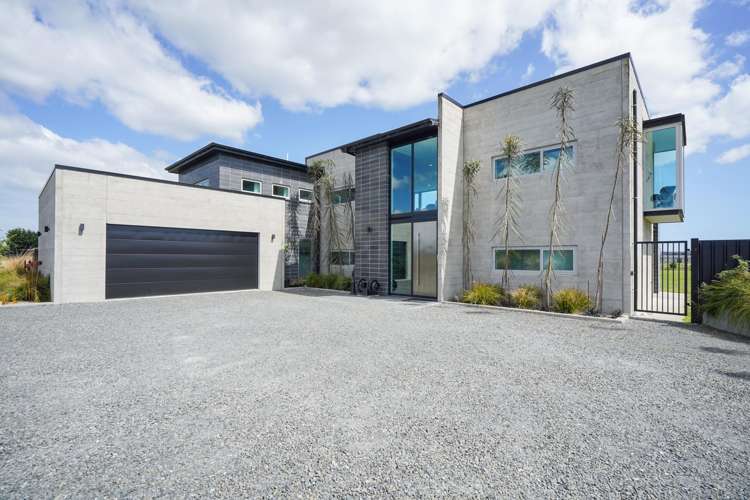 89 Sunrise Drive Seaward Bush_32