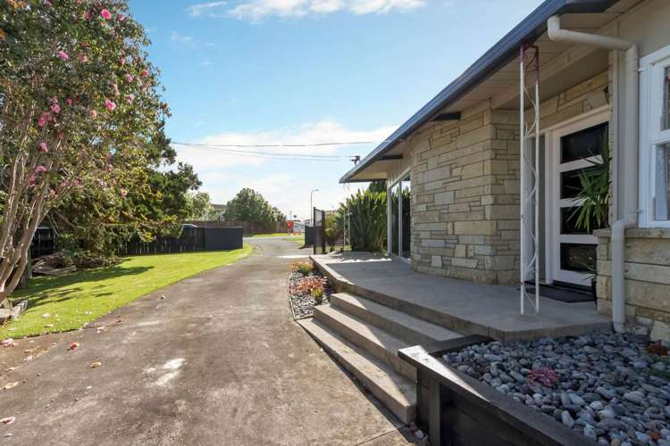 75 Hutchinsons Road Bucklands Beach_5