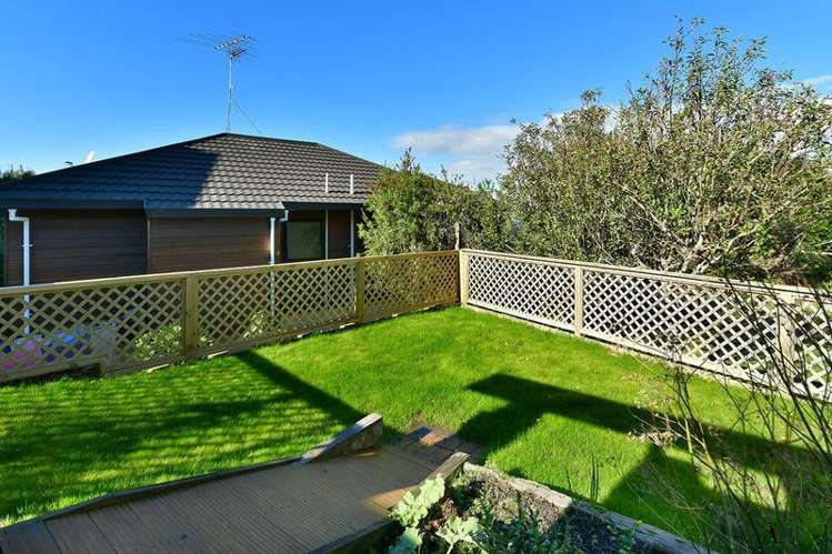 8 Martin Crescent Northcote_13