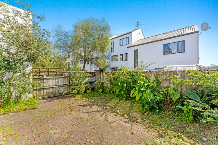 28/12 Ambrico Place New Lynn_14