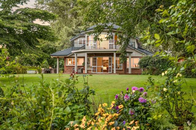 Idyllic lifestyle, park-like grounds