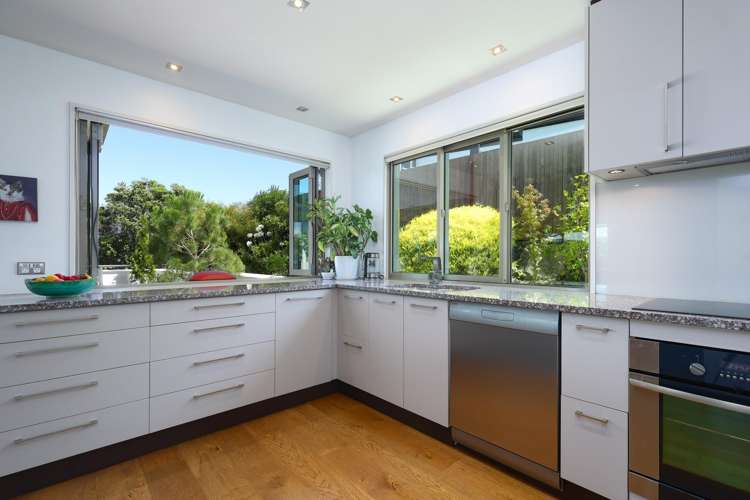 355 Princes Drive Britannia Heights_12