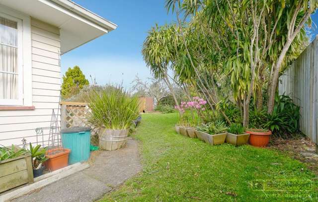 9 Ayrton Street Te Atatu South_4