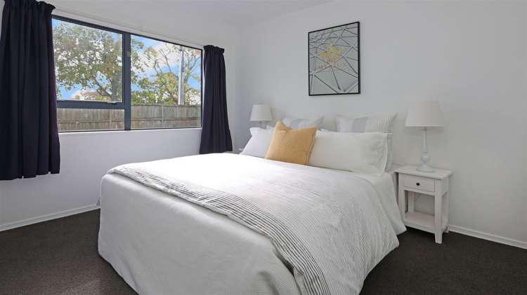 186 Henderson Valley Road Henderson_16