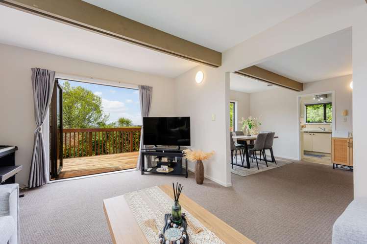 2/70 Ayton Drive Totara Vale_9