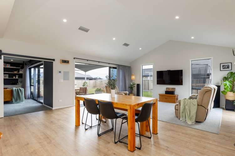 24 Catalina Crescent Burleigh_12