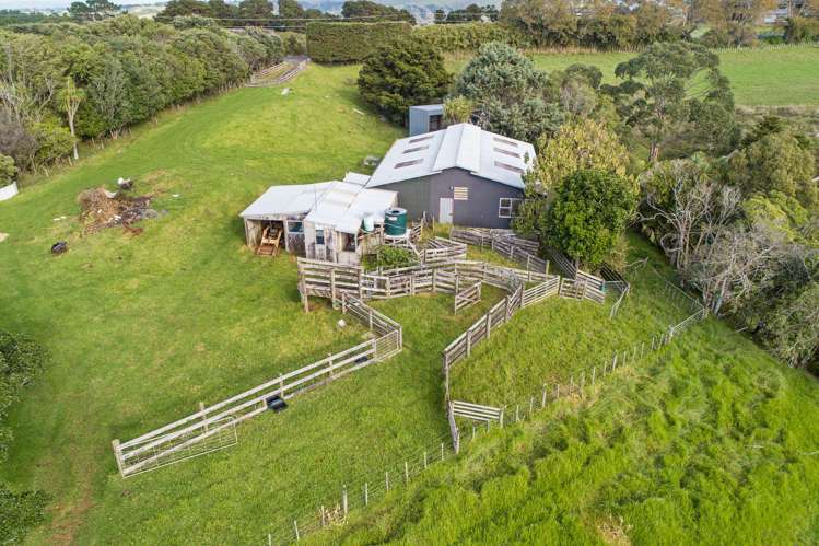 1406 Awhitu Road Pollok_16