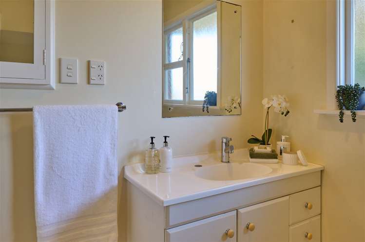 104a Blighs Road Strowan_12