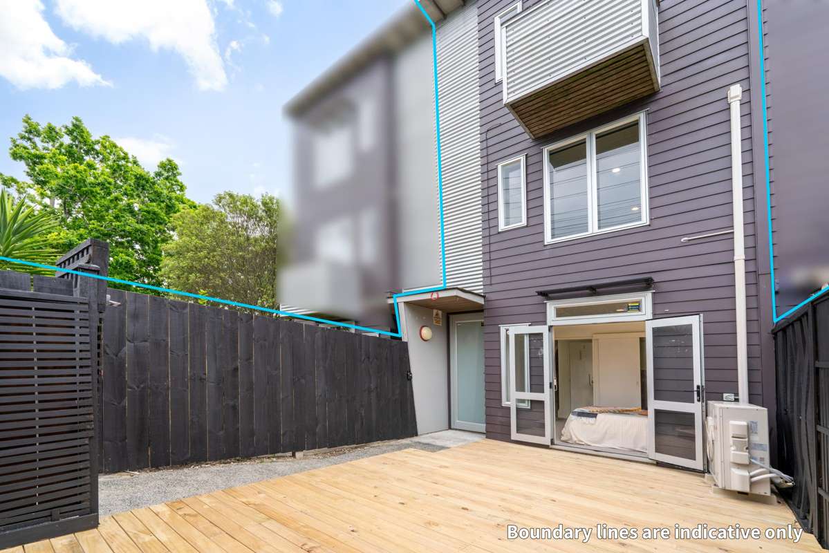 435B West Coast Road_1