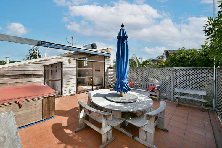 2/3 Beach Road Stanmore Bay_25