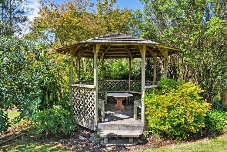 116 Loop Road Otaika_18