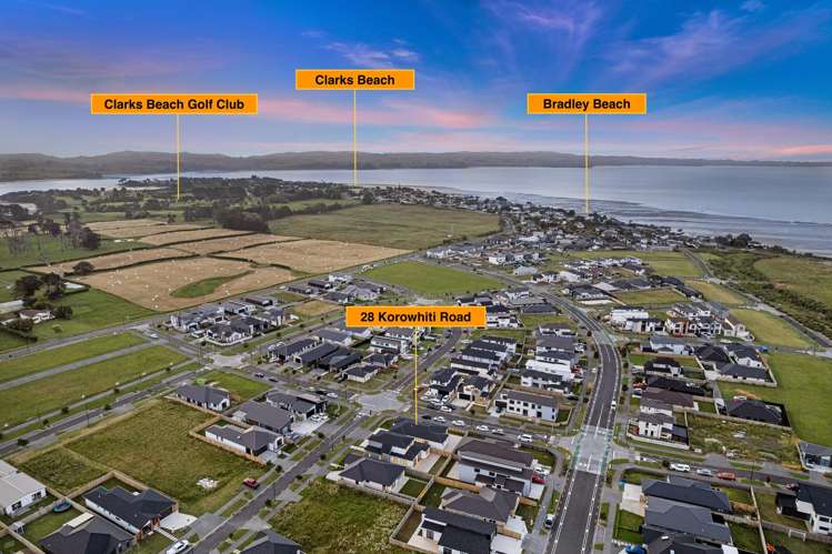 28 Korowhiti Road Clarks Beach_23