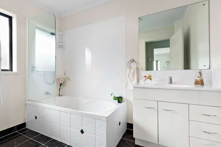 26 Rock Daisy Crescent Mangere_7