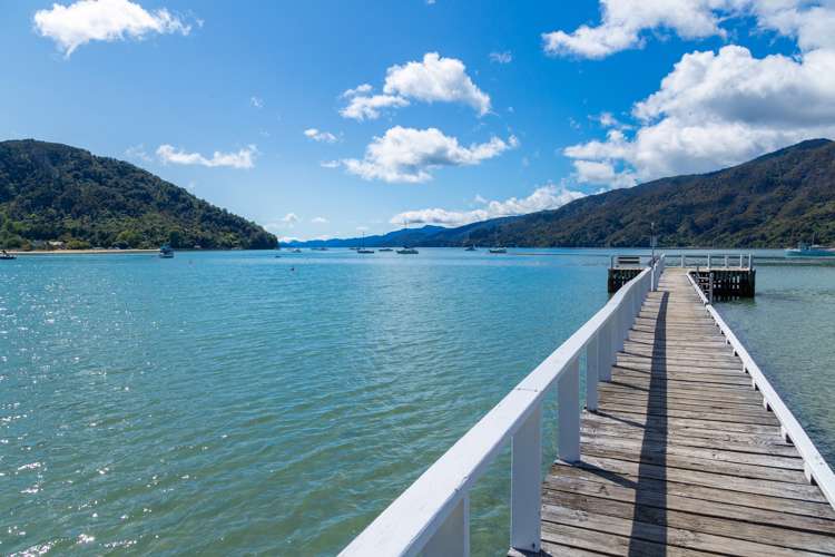 20 Tirimoana Terrace Anakiwa and Surrounds_17