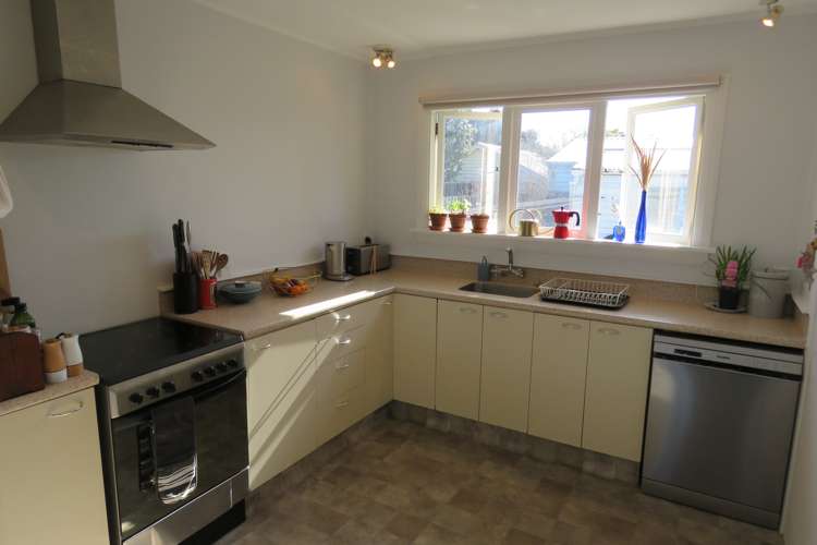 65 Coopers Road Dallington_1