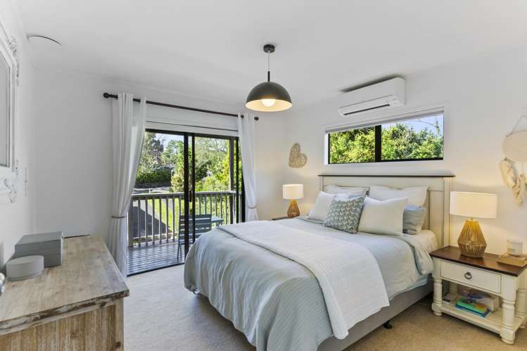 1/964 Beach Road Torbay_12