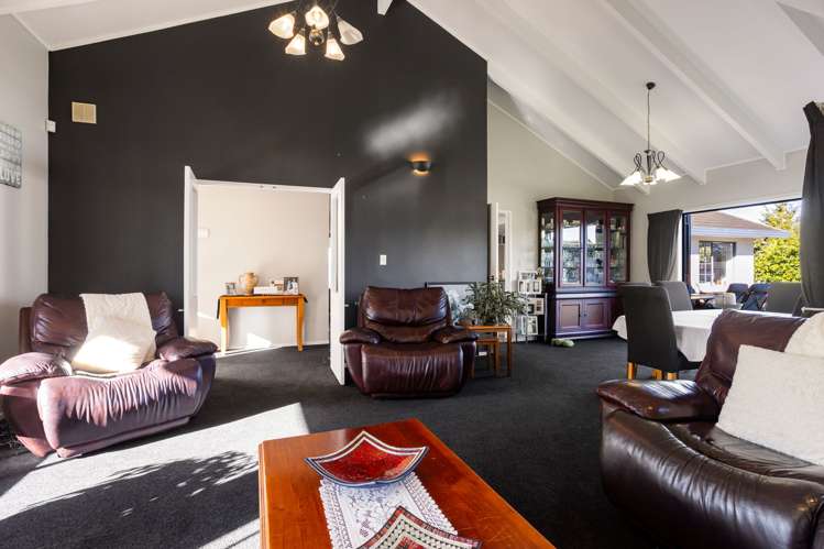 64 Athlone Drive Cambridge_17