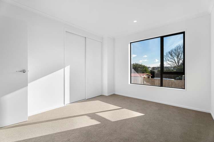 7 Isabella Lane Henderson_10