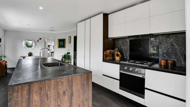 139A Barrett Road Whalers Gate_3