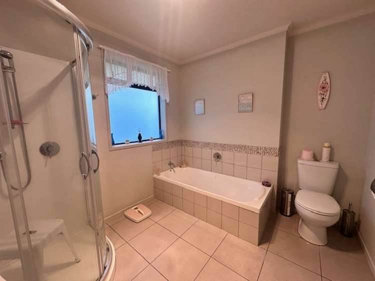 71 Warburton Crescent 11385_9