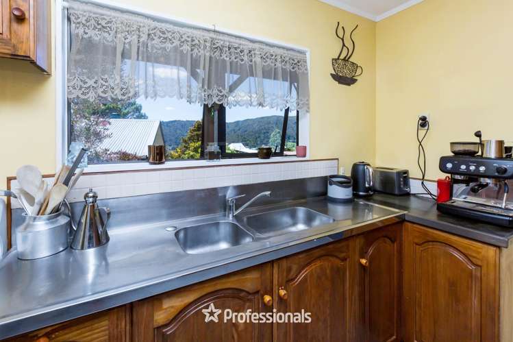 2 Fenchurch Grove Stokes Valley_9