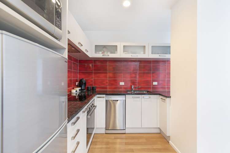 2d/121 Newton Road Eden Terrace_13