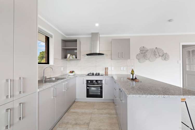 15 Royal View Road Te Atatu South_15