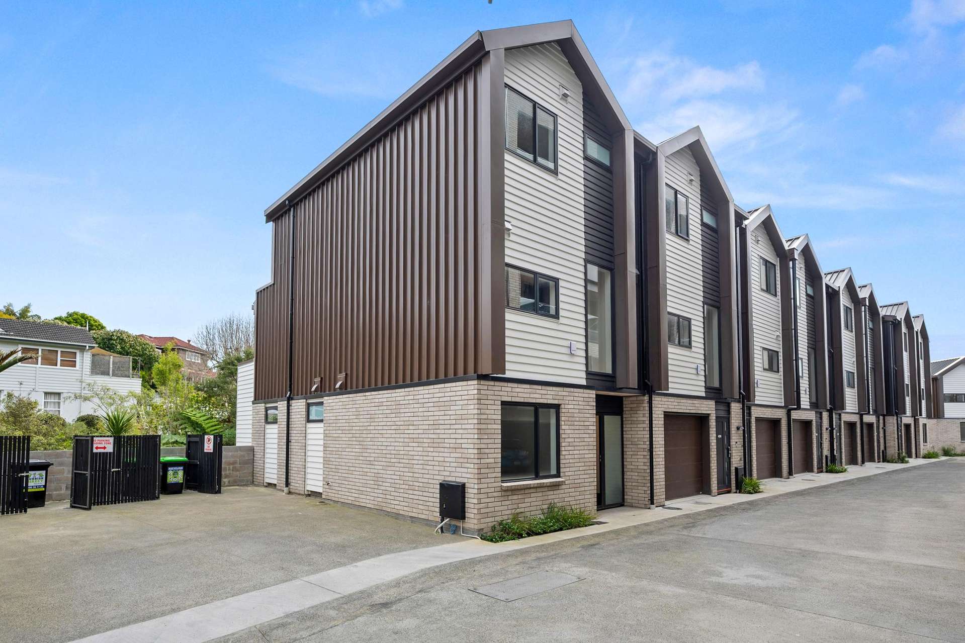 2/10 Meadowbank Road Meadowbank_0