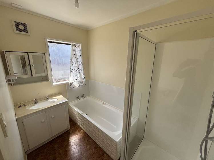 12 Garton Drive Massey_5