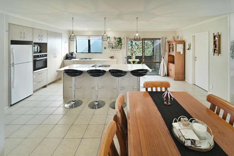 805 Queen Street East Parkvale_3