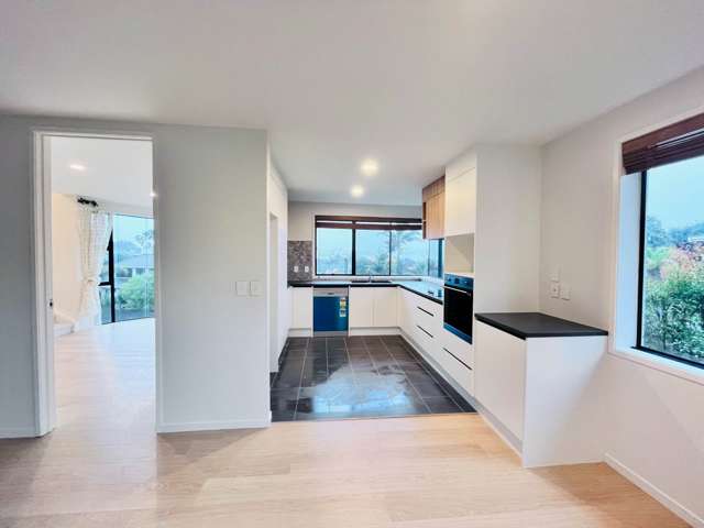 2/4 Morrow Avenue Bucklands Beach_2