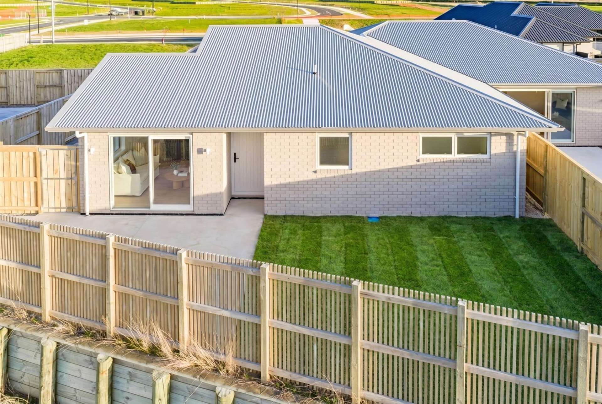 2/19A Silverwood Lane 11373_0