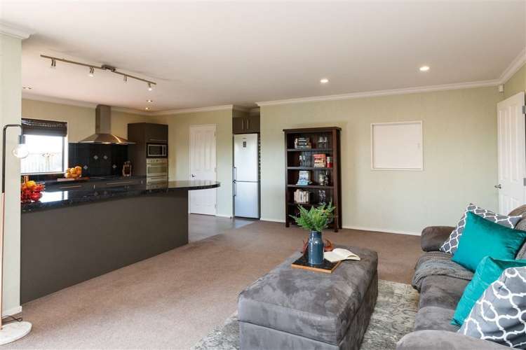 127 Pacific Drive Fitzherbert_7