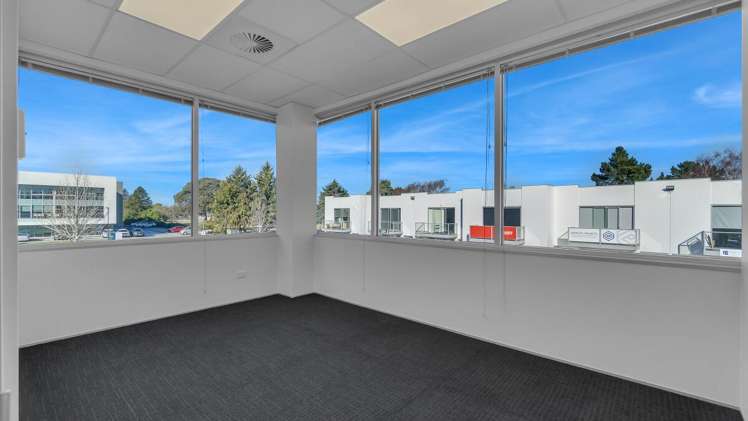 6 Sir William Pickering Drive Burnside_7