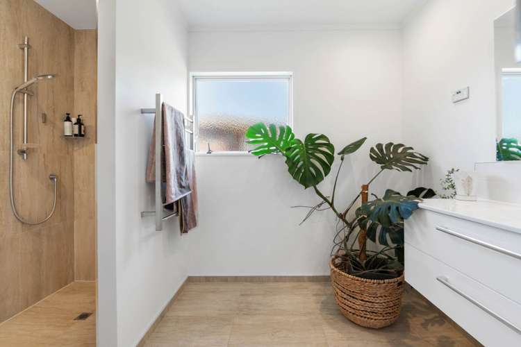 20 Penguin Drive Murrays Bay_12