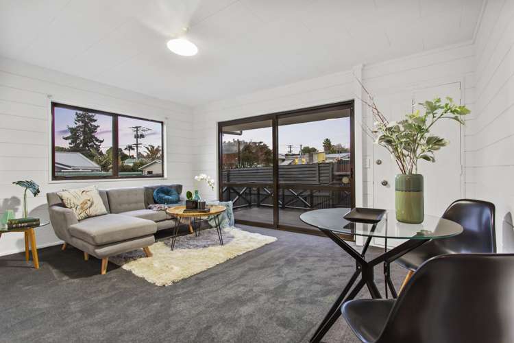 2/2 Harlston Road Mount Albert_1